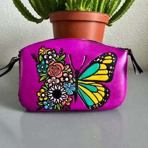 Bracelet floral en cuir repoussé à la main, cuir mexicain véritable, fabriqué au Mexique selon la technique Cincelada. Bolsa de Piel