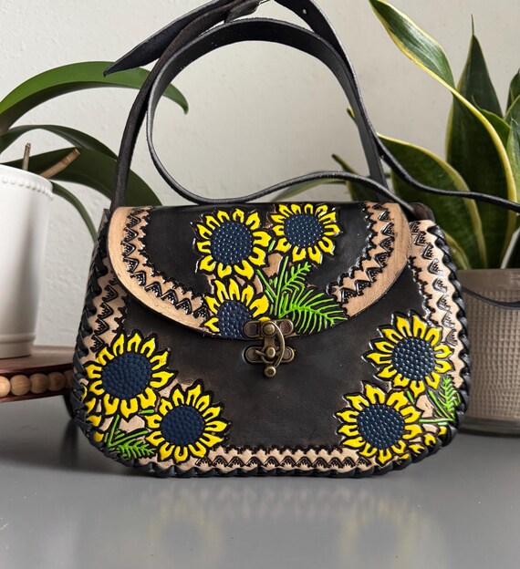 Leather Hand-tooled Embossed Mexican Floral Handbag  display picture 3