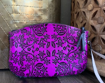 Hand-Tooled Embossed Leather Floral Wristlet, Genuine Mexican Leather, Made in Mexico using the Cincelada Technique. Bolsa de Piel