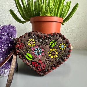 Porte-monnaie pour petite fille / Porte-monnaie à fleurs en cuir mexicain gaufré repoussé à la main / Sac en cuir Niñas fait main / Peint à la main / Artisanat