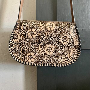 Leather Hand-Tooled Handbag, Embossed Mexican Leather Purse, Bolsa de Piel Mexicana, Bolsa Artesanal, Leather Bags for Women image 4