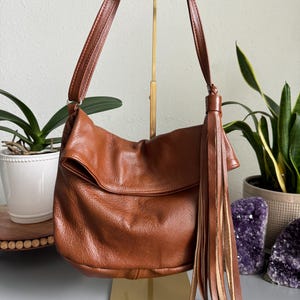 Monedero largo de piel mexicana suave con borlas, bolso de piel hecho a mano, bolso de mano de piel artesanal cosido a mano