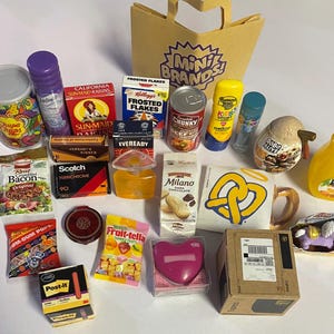 Mini Brands Choose Your Mini Brands! Retro, Kawaii, and Netflix