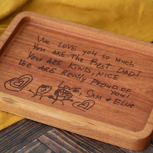 Plateau en bois personnalisé avec écriture manuscrite pour enfants, cadeau de Noël unique pour papa, organiseur de chevet souvenir pour lui, oeuvre d'art pour enfants
