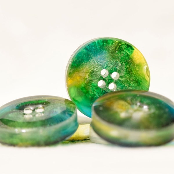 Boutons faits main - Boutons aquarelles verts, jaunes et bleus de 30, 25 et 20 mm parfaits pour le tricot ou la couture