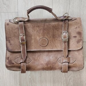 Cartera de cuero de los años 70, cuero marrón desgastado, cierre de 2 hebillas, dos compartimentos, maletín blando, mediados de siglo, vintage, retro