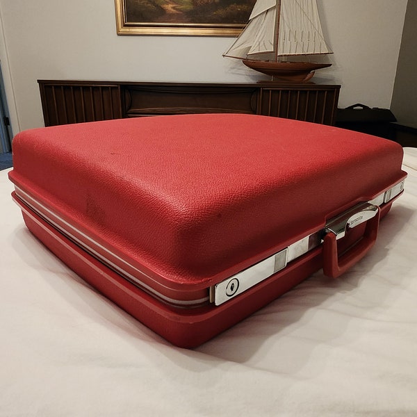 1970s Samsonite Saturn III hard shell suitcase, red, road trip travel, retro décor, midcentury, iconic luggage, carry on, road trip, vintage