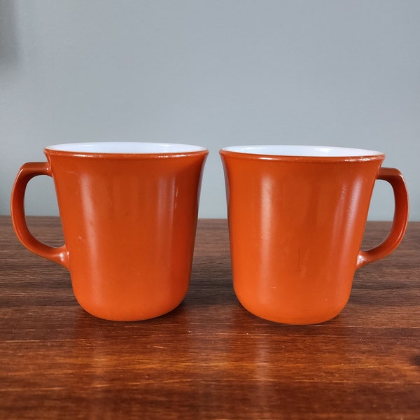 Pair of vintage Pyrex mugs, burnt orange, 300 ml capacity, set of two, mcm, midcentury, home decor, farmhouse, retro, coffee time, kitchen