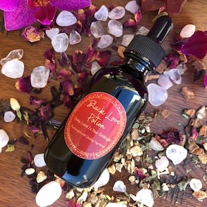 LOVE ATTRACTION OIL - Love Oil - Love Drawing Oil - Attract Love - Attraction Oil - Attract Soulmate - Love Potion - Manifest Love Oil