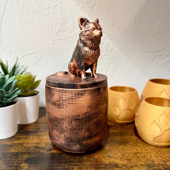 Chihuahua Urn for Ashes – 0.3L Pet Memorial Urn
