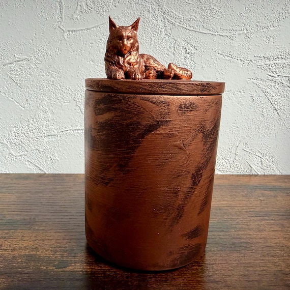 Handmade Maine Coon Cat Urn – 0.25 Liter | Exact Urn in Photo
