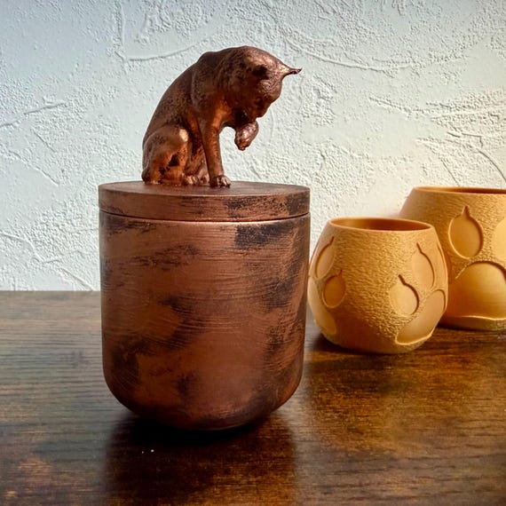 Handmade Cat Urn – 0.15 Liter | Exact Urn in Photo