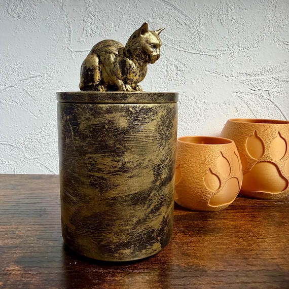Handmade Cat Urn – 0.25 Liter | Exact Urn in Photo