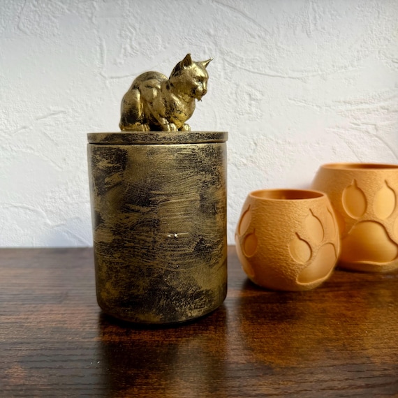 Handmade Cat Urn – 0.25 Liter | Exact Urn in Photo