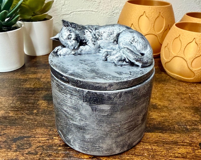 Handmade Cat Urn – 0.15 Liter | Exact Urn in Photo