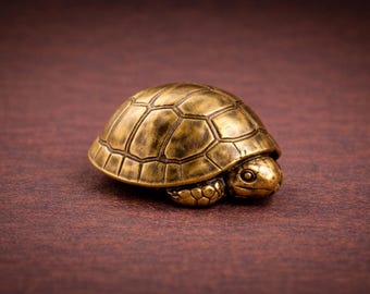 Figura de tortuga, estatua de tortuga de latón, mini decoración de animales para estantería, pequeño adorno de escritorio