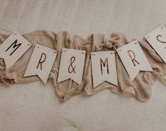 Mr & MRS pennant chain, wooden garland I wedding decoration