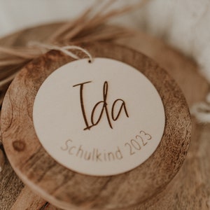 Ciondolo cono scuola in legno personalizzato con nome