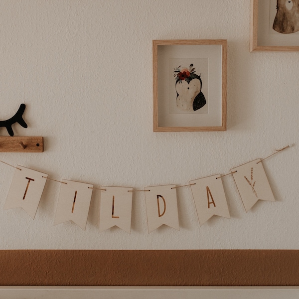 Personalized wooden pennant garland with names and letters