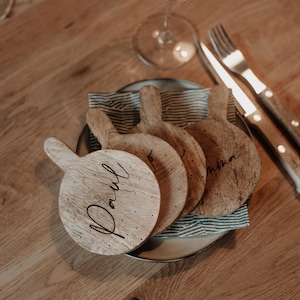 Eleganti sottobicchieri in legno di mango personalizzati con un nome