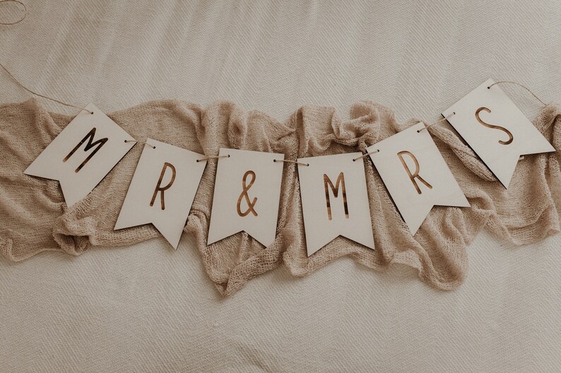 Mr & MRS pennant chain, wooden garland I wedding decoration image 5