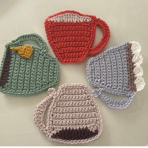 In the café with friends coasters pattern