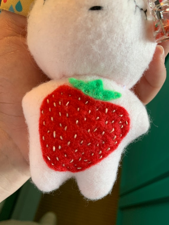 Handgemachter Plüsch Schlüsselanhänger Bär Erdbeerbär Kunstpuppe