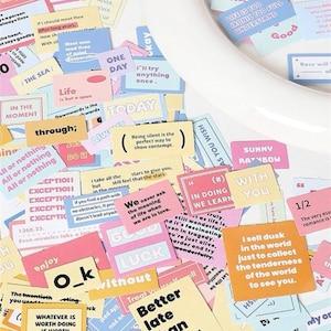 Un set di adesivi slogan Positivity di qualità. Sii felice - buone vibrazioni - sii positivo.