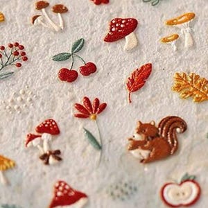 Pegatinas de bosque en miniatura, hojas de pegatinas de setas. Pegatinas de plantas diminutas, minipegatinas, calcomanías para uñas, decoraciones para uñas y decoración para diarios.