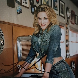 Lili Reinhart Signed 8x10 Photo - Authentic Autograph W/ A1COA