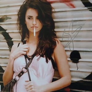 Penelope Cruz Signed 8x10 Photo - Beckett BAS Authentic Autograph
