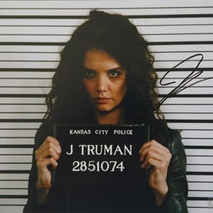 Katie Holmes Signed 8x10 Photo - Beckett BAS Authentic Autograph