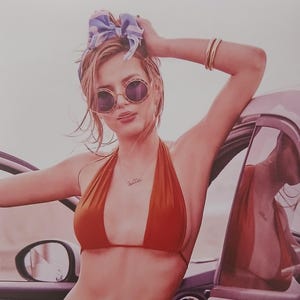 Bella Thorne Signed 8x10 Photo - Authentic Autograph W/ A1COA