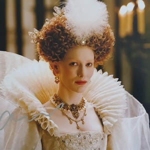 Cate Blanchett Signed 8x10 Photo - Beckett BAS Authentic Autograph