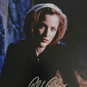 Gillian Anderson Signed 8x10 Photo - Beckett BAS Authentic Autograph