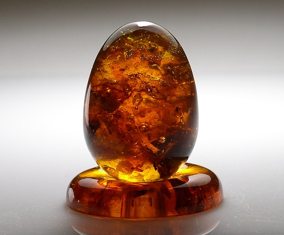 Amber egg small size with stand