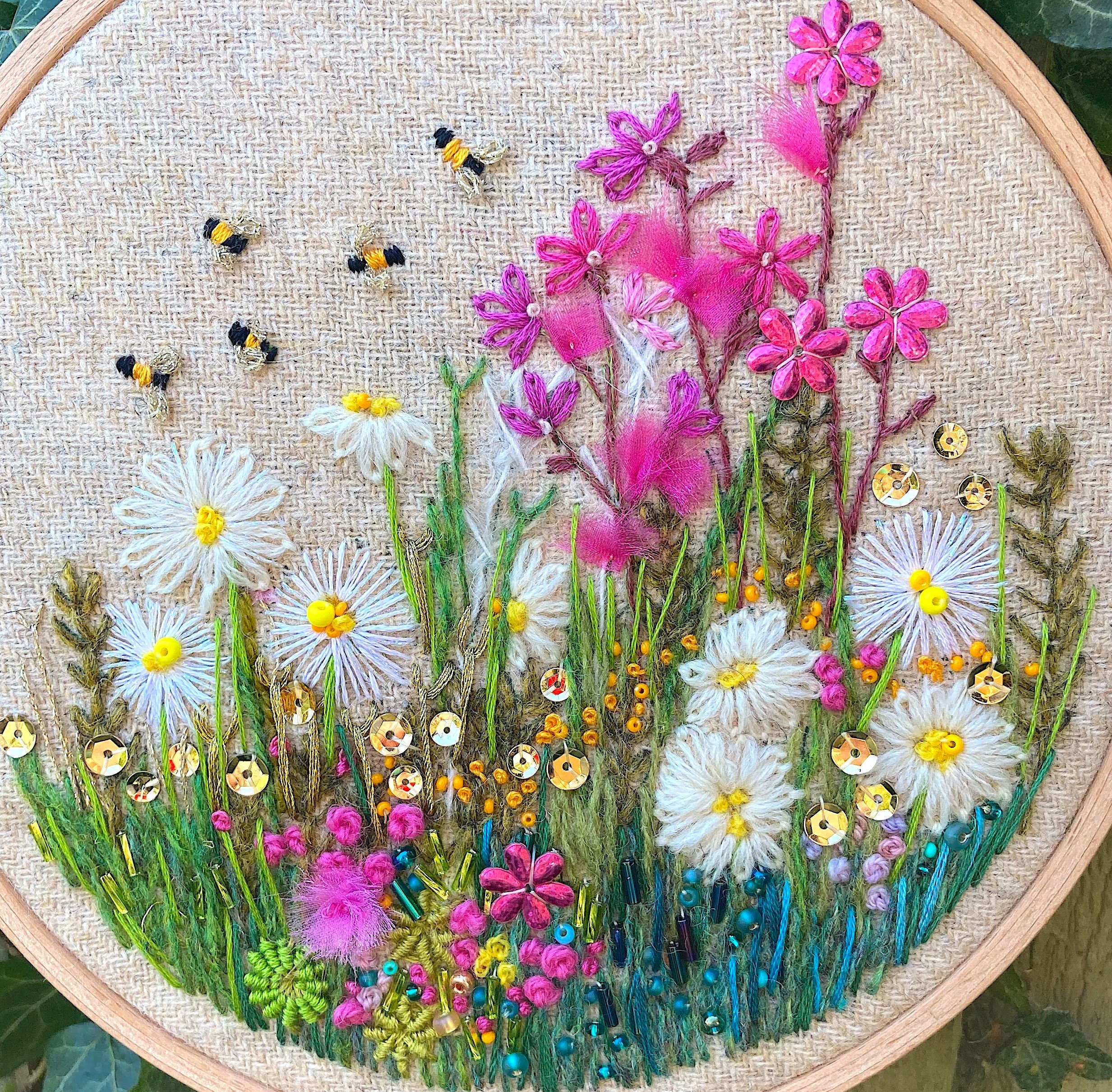 UND FLOWER RAISED EMBROIDERY TOPグリーン UND FLOWER RAISED EMBROIDERY TOPグリーン