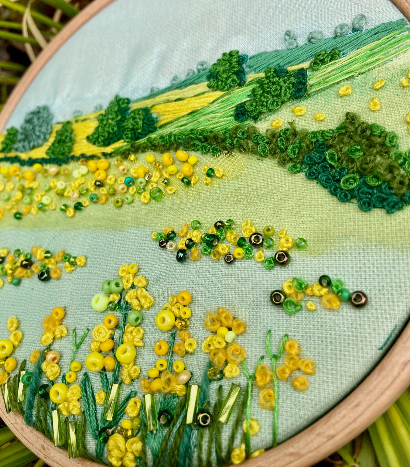 UND FLOWER RAISED EMBROIDERY TOPグリーン UND FLOWER RAISED EMBROIDERY TOPグリーン