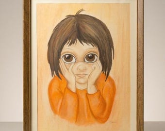 Dibujo vintage de los años 60 de una niña de ojos grandes en pastel, firmado por Sandi. Retrato triste de niña de mediados de siglo en naranja, arte retro kitsch, enmarcado, 13x17 MCM.