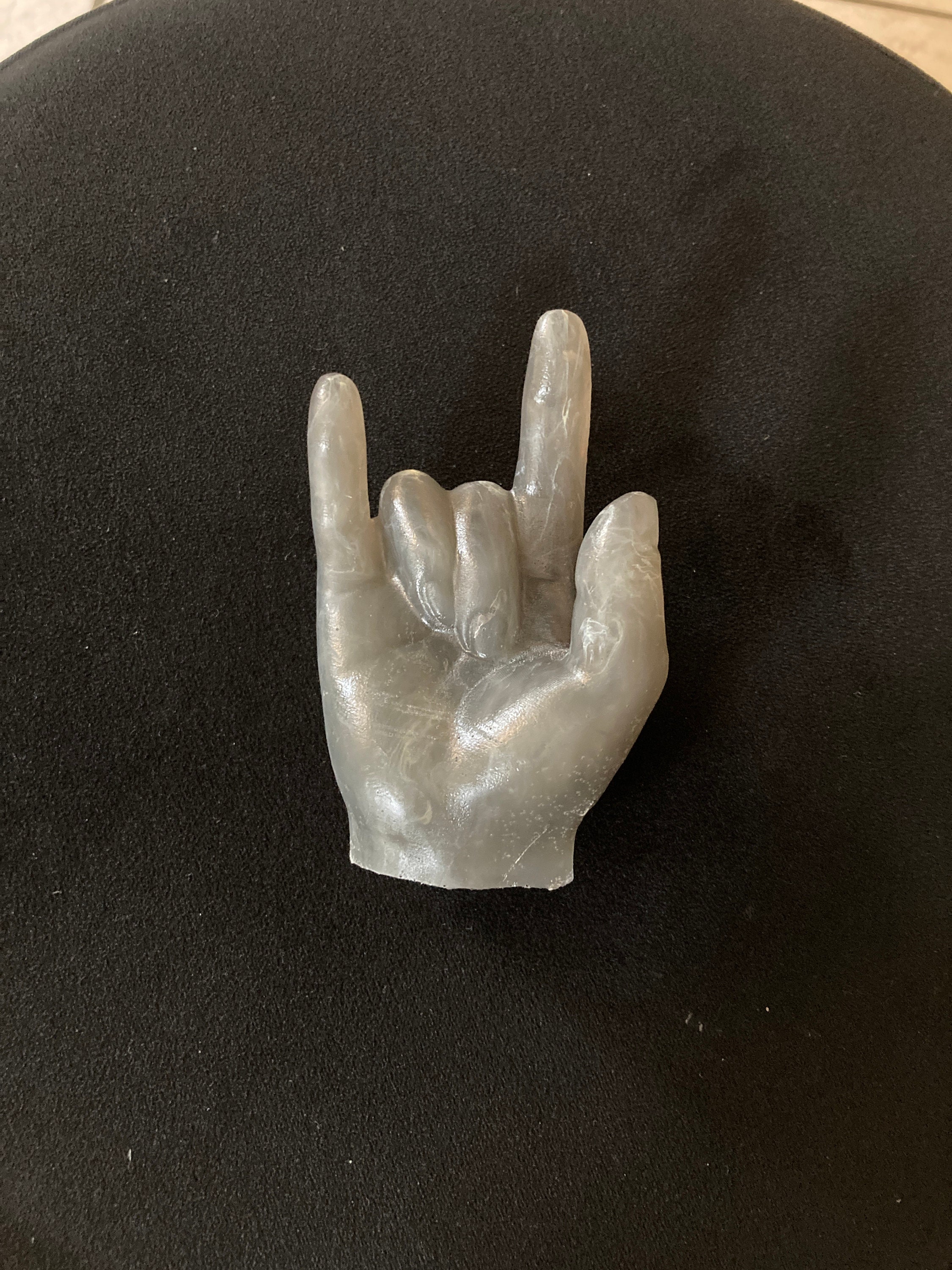 Main Marbré Jaune et Noir