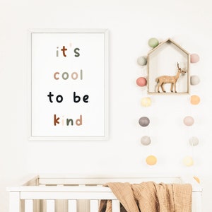 È bello essere gentili Stampa / Arte stampabile per bambini / Stampabile per l'asilo nido / Affermazioni per bambini / Stampa di incoraggiamento / Stampa per la sala giochi / Arcobaleno