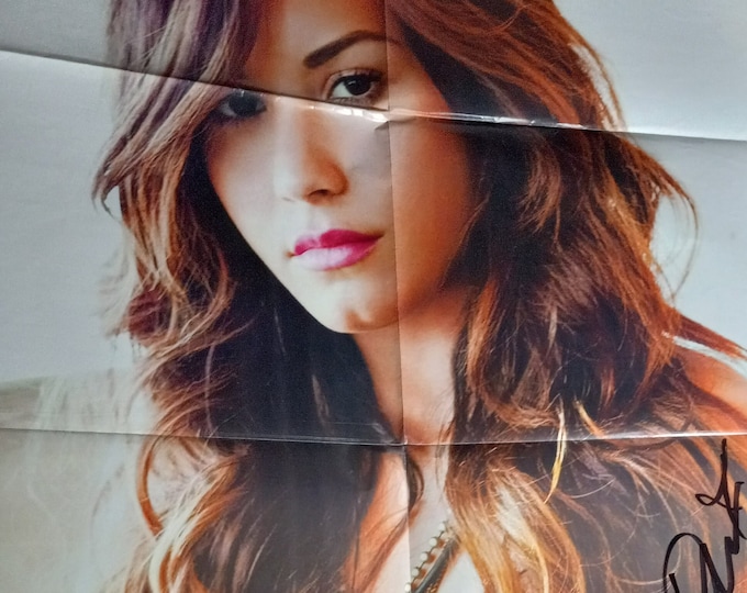 Demi Lovato Authentic Signed 8 Page Fold Out Poster W/ JSA Sticker Authentication - Rare & Hard To Get Signature! - Nice Display Piece