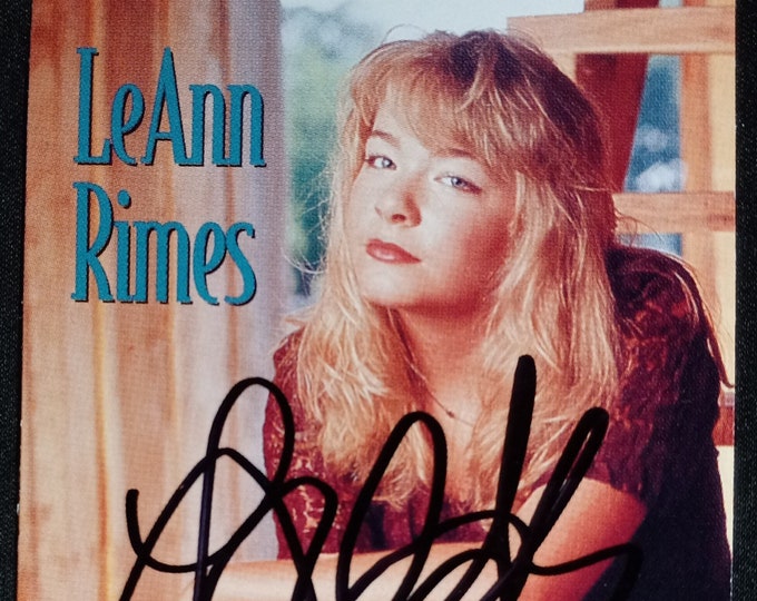 LeAnn Rimes Authentic Signed 3.25"x4.75" Curb Records Fan Club Stat Card