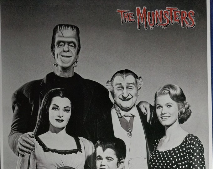 Pat Priest 11x17 Authentic Signed Photo W/ Steel City Comic Con COA - The Munsters