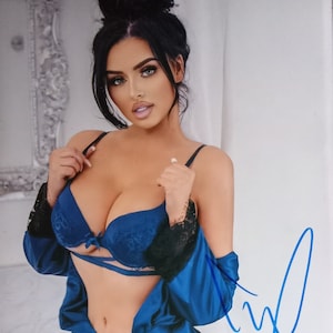 Abigail Ratchford Authentic Signed 8x10 Photo W/ Lighthouse COA - Model