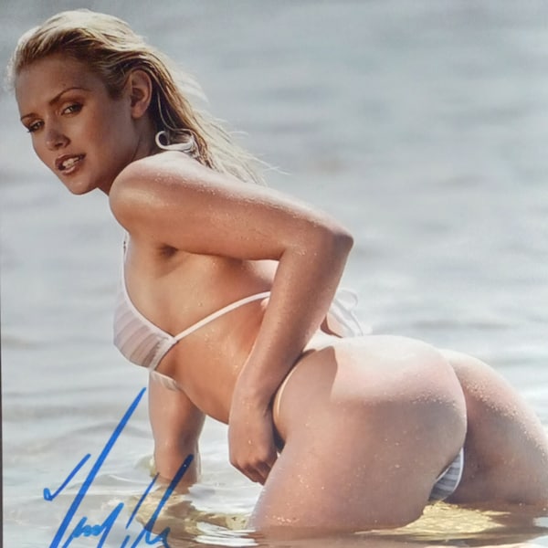Nicky Whelan Authentic Signed 8x10 Photo W/ A1COA - Model - Actress