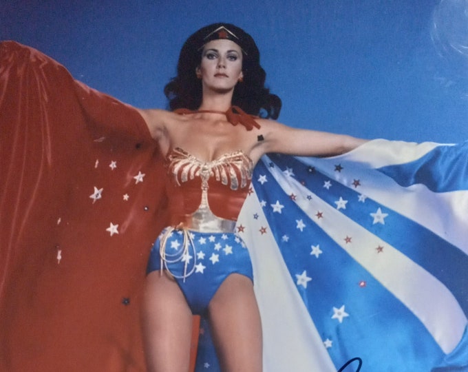 Lynda Carter 11x14 Authentic Signed Photo W/ COA - Wonder Woman