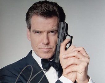 Pierce Brosnan Authentic Signed 8x10 Photo W/ Lighthouse COA - James Bond - 007 - Ian Fleming