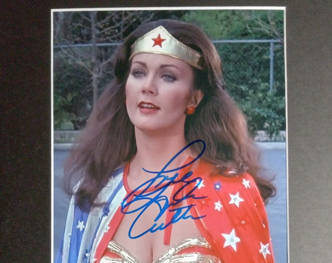 Lynda Carter Authentic Signed 8x10 Photo With Custom 11x14 Frame Ready Matting & Lighthouse COA - Wonder Woman