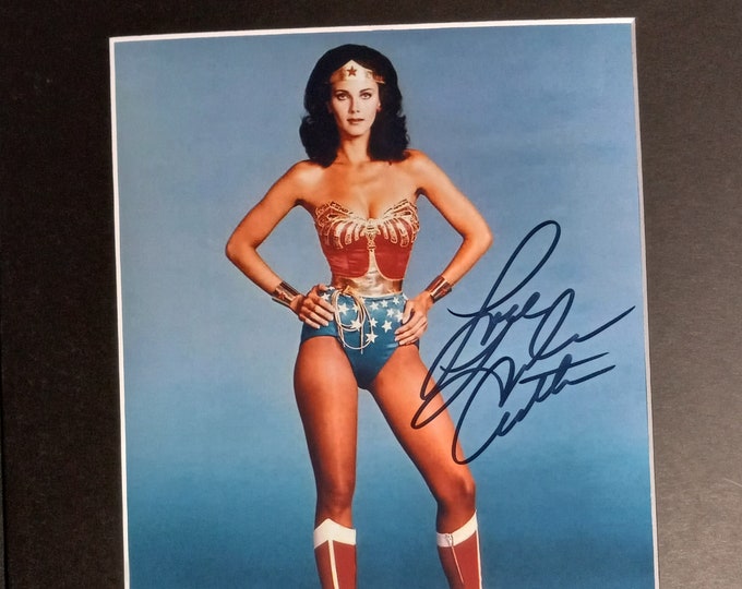 Lynda Carter Authentic Signed 8x10 Photo With Custom 11x14 Frame Ready Matting & Lighthouse COA - Wonder Woman